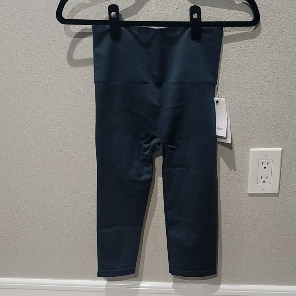 Blanqi Hipster Crop Legging Size M